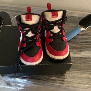 Jordans one high top red and black Chicago